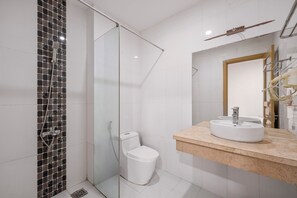 Studio, No Windows | Bathroom | Shower, hair dryer, towels, soap - SeaFa Hotel & Apartment (Da Nang)