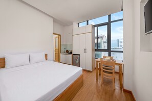 Studio, City View | Desk, laptop workspace, free WiFi, bed sheets - SeaFa Hotel & Apartment (Da Nang)