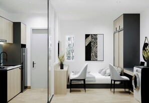 Desk, laptop workspace, free WiFi - SeaFa Hotel & Apartment (Da Nang)