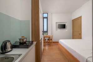 Studio, City View | Private kitchen | Rice cooker, cookware/dishes/utensils - SeaFa Hotel & Apartment (Da Nang)
