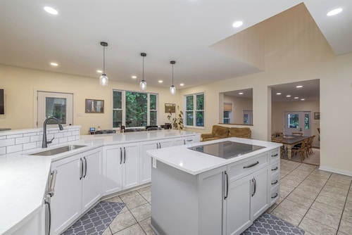 Walk to Acadia · 6BR Game Room! [Acadia Trailside]