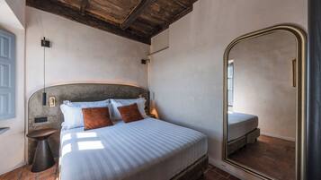 Heritage Room | Egyptian cotton sheets, premium bedding, memory foam beds, minibar