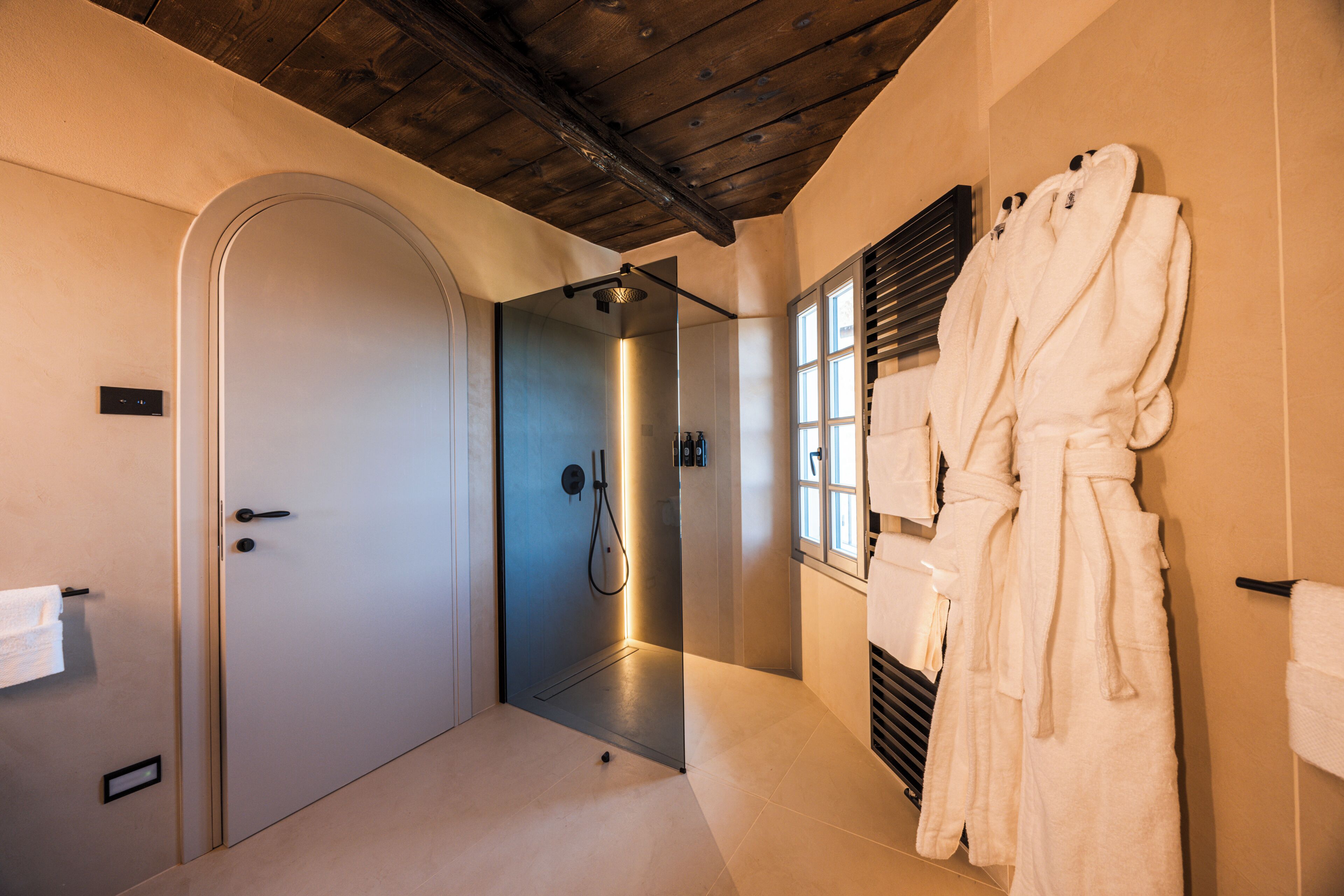  Heritage Grand Suite | Egyptian cotton sheets, premium bedding, memory-foam beds, minibar