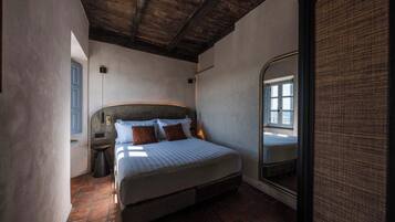 Heritage Room | Egyptian cotton sheets, premium bedding, memory foam beds, minibar
