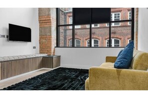 Smart TV - Stylish 1-Bed Apartment in Jewellery Quarter – Central Birmingham Stay (Birmingham)