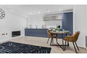 Private kitchen - Modern Luxury Apartment in Jewellery Quarter – Central Birmingham Stay (Birmingham)