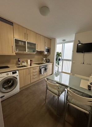 Private kitchen - Vrbo Property (Barcelona)