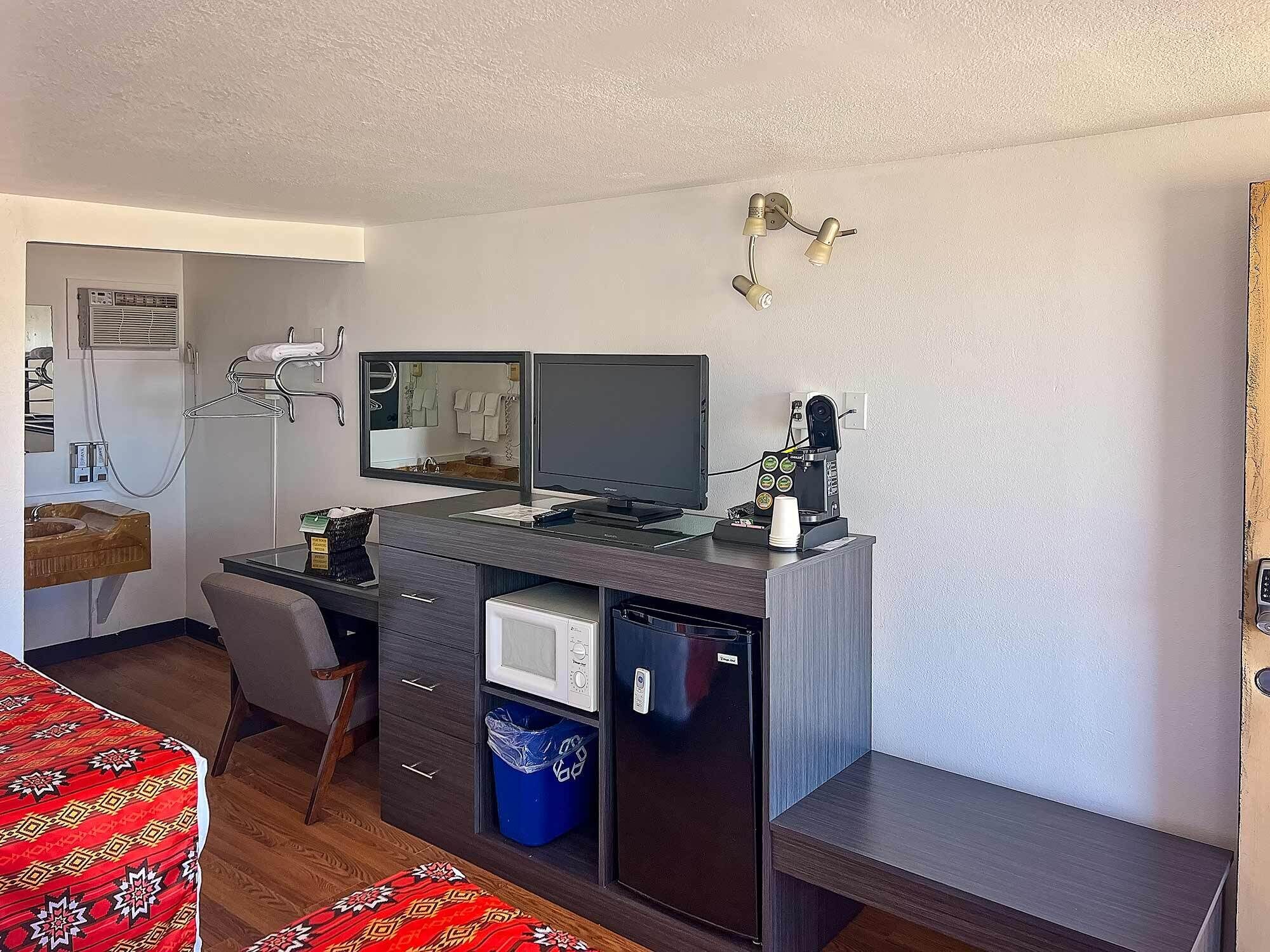 Classic Quadruple Room | Free WiFi