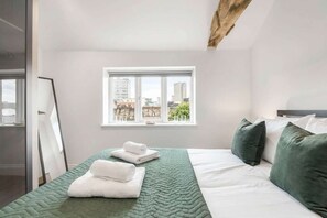 1 soverom, skrivebord, strykejern/-brett og wi-fi