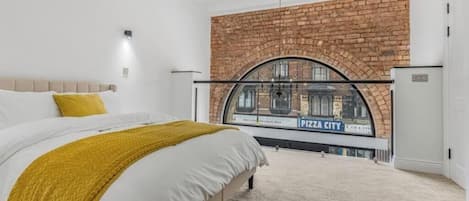 1 bedroom, in-room safe, iron/ironing board, free WiFi
