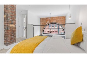 Room - Spacious 2-Bed Luxury Apartment in Jewellery Quarter – Central Birmingham (Birmingham)