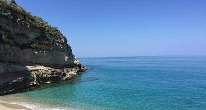 SUITE 35 apartment 200 mt from the sea and 20 minutes from Tropea