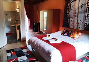 WiFi, bed sheets