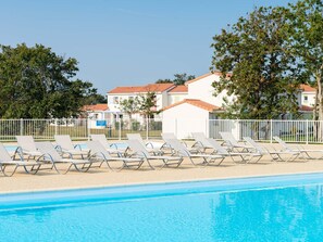 Apartment | Pool | Outdoor pool, a heated pool - Country-coastal Retreat in the Vendee (Talmont-Saint-Hilaire)