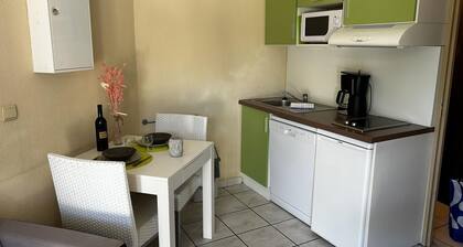 Sea-close Apartment for 2