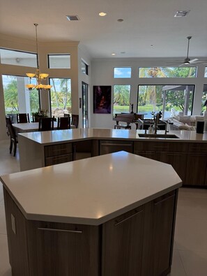 Interior - Ultimate FIFA Team Stay: 5 Bedrooms + Pool (Davie)