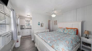 1 bedroom, bed sheets