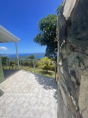Property grounds - Gorgeous 2-Bedroom Villa @ Sunrise Surprise Bordeaux (Coral Bay)