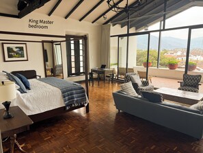 4 bedrooms, WiFi, bed sheets - Serene 4-bedroom house in charming Antigua Guatemala perfect for families. (Antigua Guatemala)