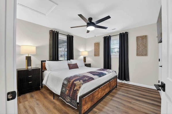 Iron/ironing board, WiFi, bed sheets
