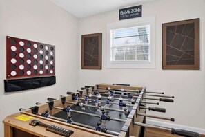 Games room - 1mi to Downtown, Near Smokies & Convention Ctr (Gatlinburg)
