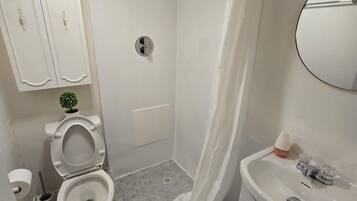 Towels, toilet paper