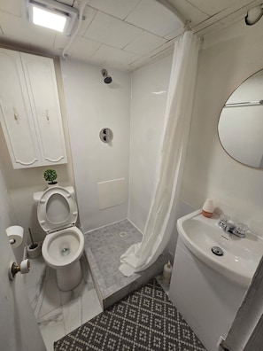 Towels, toilet paper