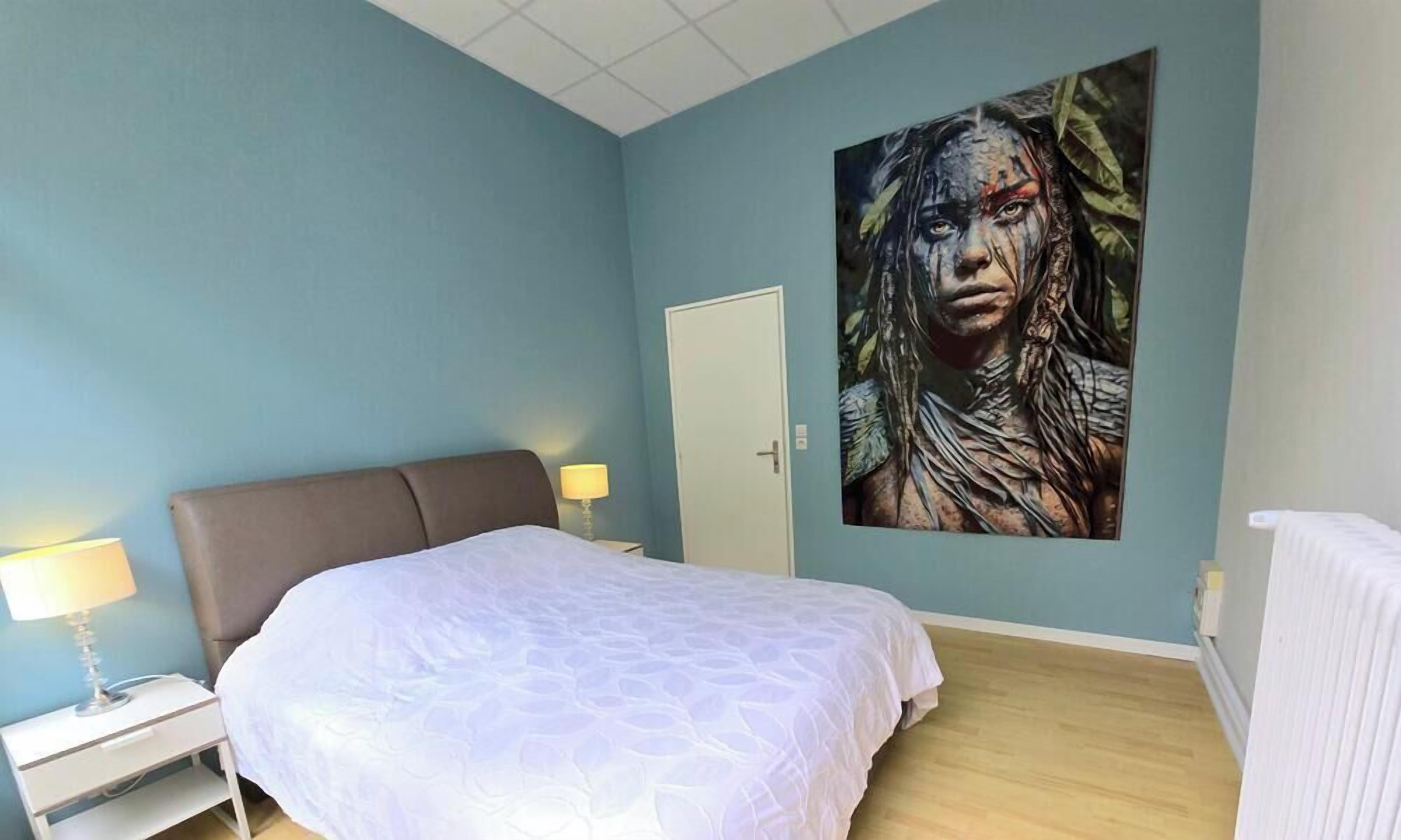 Iron/ironing board, WiFi, bed sheets