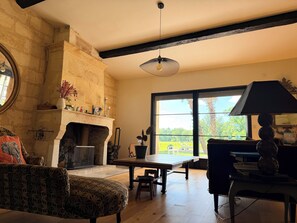 Living area - Vrbo Property (FRONSAC)