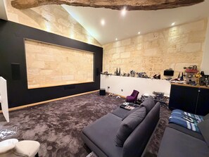 Interior - Elegant property in the heart of the vineyards (FRONSAC)