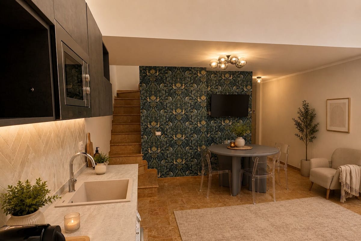Duplex, 1 Bedroom, Kitchen | Living area | 40-inch Smart TV with digital channels, Netflix, streaming services