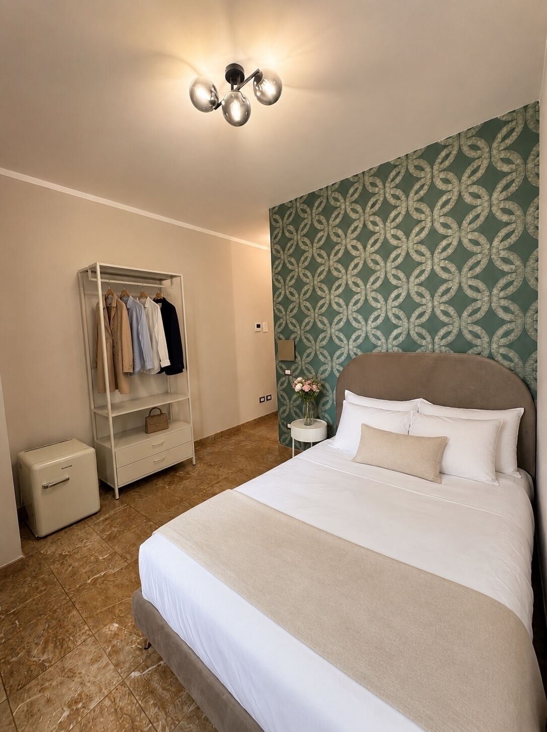 Single Room | Premium bedding, down comforters, memory foam beds, in-room safe