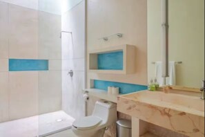 Bathroom - Vrbo Property (Mérida)