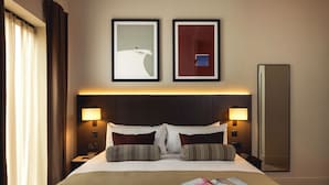 Double Room | Peti besi dalam bilik, seterika/papan seterika, Wi-fi percuma 