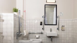 Double Room | Bilik Mandi | Pancuran mandi, kelengkapan dandanan diri percuma, pengering rambut 