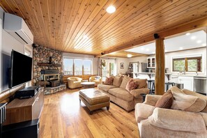 Smart TV, fireplace, table football, ping pong