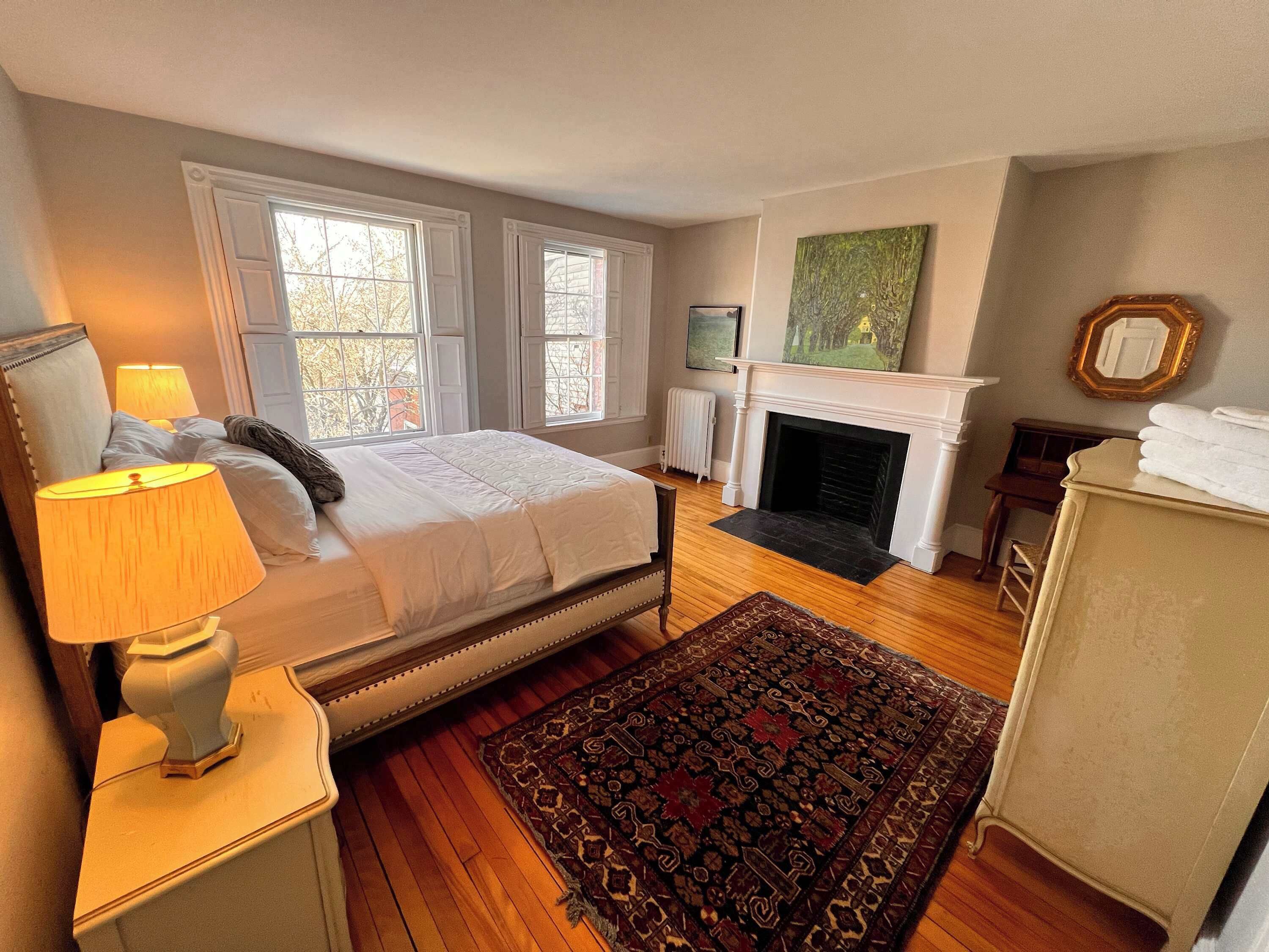 Desk, iron/ironing board, travel cot, WiFi