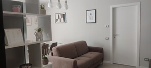 Living area - Vrbo Property (Cassina De' Pecchi)