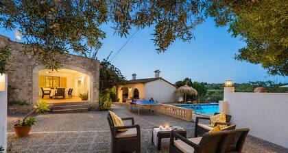 Villa els Gorgs Petit by Mallorca North Villas