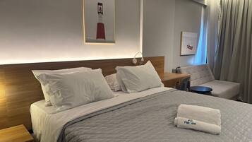 Iron/ironing board, Internet, bed sheets