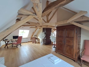 20261003 170648 - Loft 80 m² near the 24 Hours of Le Mans - WiFi - Parking (Écommoy)