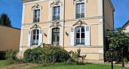 Loft Le Joyeux Rollier proche 24 h du Mans - Wi-Fi - Parking