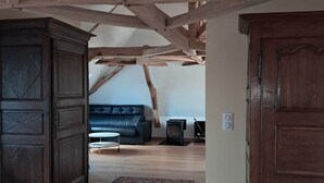 Unclassified image, 4 of 19, button - Loft 80 m² near the 24 Hours of Le Mans - WiFi - Parking (Écommoy)