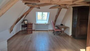 1 chambre, fer et planche à repasser, Wi-Fi, draps fournis