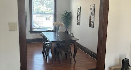 Cozy townhouse in university area, value stay, 2 bedroom, 1 bathroom.