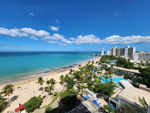 On the beach - CB12-Ocean front corner unit (Carolina)
