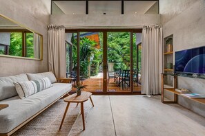 TV - Modern Jungle Retreat w/ Detached Guest Home Near Beach (Tamarindo)