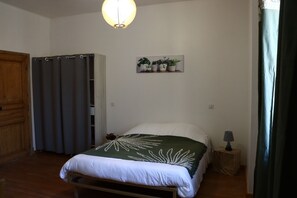 Room - Vrbo Property (Banassac-Canilhac)