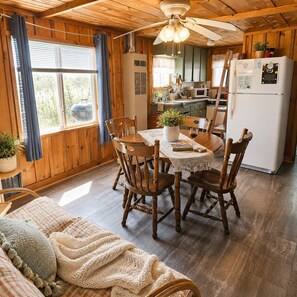 Dining - Anchorage Lakeview Cottage (Iosco County)