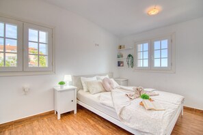 4 bedrooms, in-room safe, iron/ironing board, free WiFi - 4BR Wellness Villa | Pool, Sauna, Gym (Puerto de la Cruz)